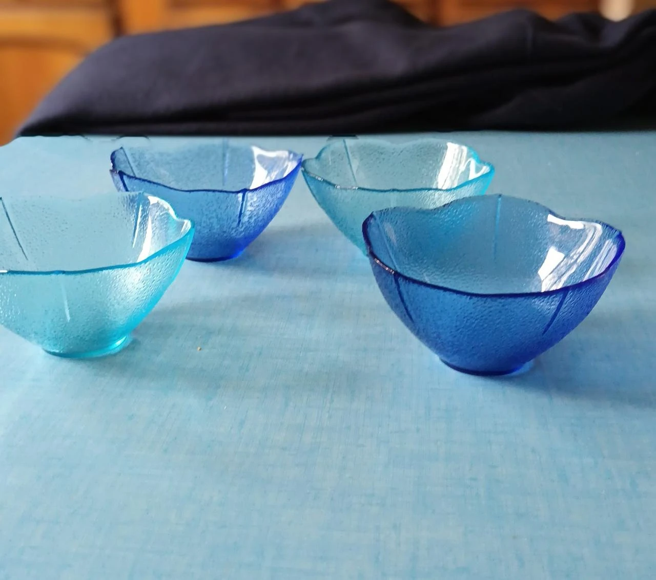 Un conjunto de 4 pequeños cuencos para helado – photo 3